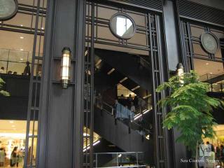 新丸ビルエスカレーター