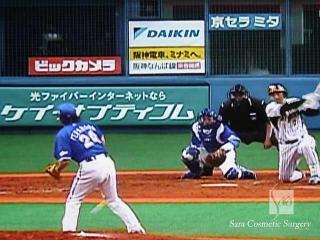 逆転タイムリーヒット！今岡