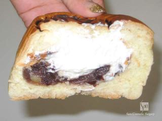 岐の焼き印のパンの断面