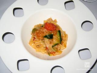 毛蟹とズッキーニ　魚介のうまみトマトソース　スパゲッティーニ