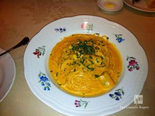 生ウニのトマトクリームソースパスタ